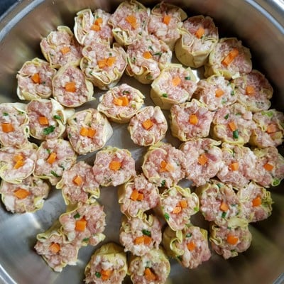 วิธีทำ เมนูหมูๆ "ขนมจีบหมู เนื้อแน่นๆ" วิธีทำ เมนูหมูๆ "ขนมจีบหมู เนื้อแน่นๆ"