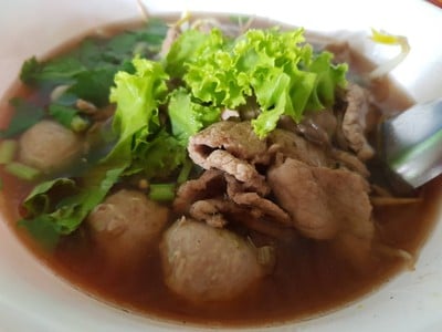 เกาเหลาลูกชิ้นเนื้อสด