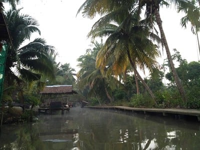 บ้านฝนโฮมสเตย์ อัมพวา