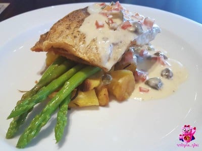 อาหาร หรือ เครื่องดื่ม