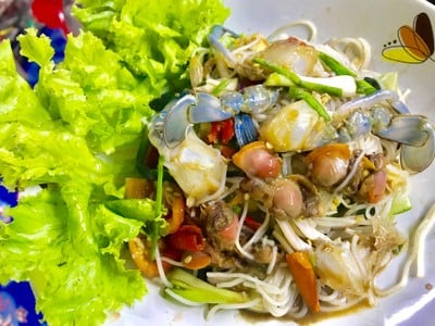 ตำขนมจีนทะเล(ปูม้า,หอยแครง)