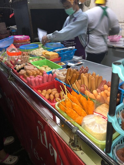 ไก่ทอดป้าต้อย คอนโดเมืองเอก