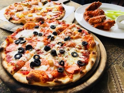 Street Pizza & The Wine House