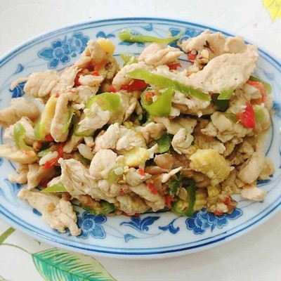 ไก่ผัดพริก