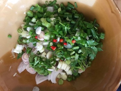 วิธีทำ ข้าวยำทูน่ารวมมิตรคลีนๆ