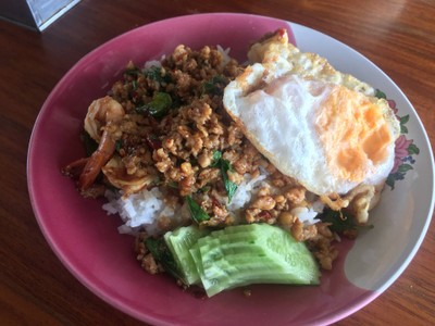 กระเพราหมูกุ้ง +ไข่ดาว 50บาท