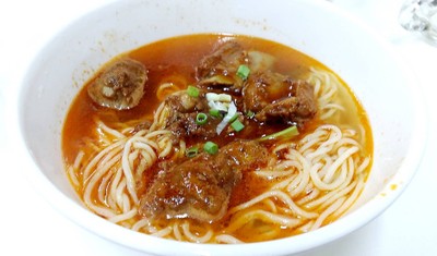 บะหมี่ซี่โครงหมูน้ำแดง