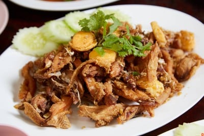 เมนูของร้าน ไก่หุบบอนเจ้าของต้นตำรับ ศรีราชา