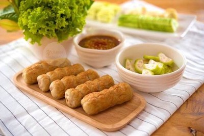 ยัมมี่ แหนมเนือง (Yummy Namnuang) คริสตัลปาร์ค ยัมมี่ แหนมเนือง (Yummy Namnuang) คริสตัลปาร์ค