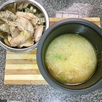 วิธีทำ ข้าวมันไก่ - หุงในหม้อหุงข้าว วิธีทำ ข้าวมันไก่ - หุงในหม้อหุงข้าว