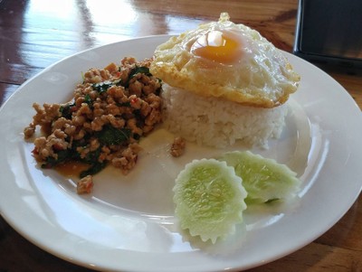 กระเพราหมูสับ