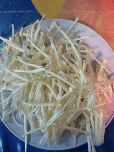 เห็ดเข็มทอง