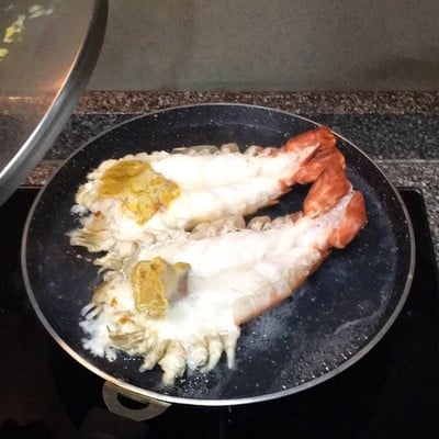 วิธีทำ กุ้งกร้ามกรามนึ่ง (ในกระทะ) + น้ำจิ้มซีฟู้ดรสเด็ด
