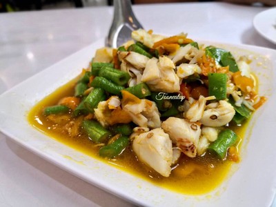 เนื้อปูผัดพริกเหลือง