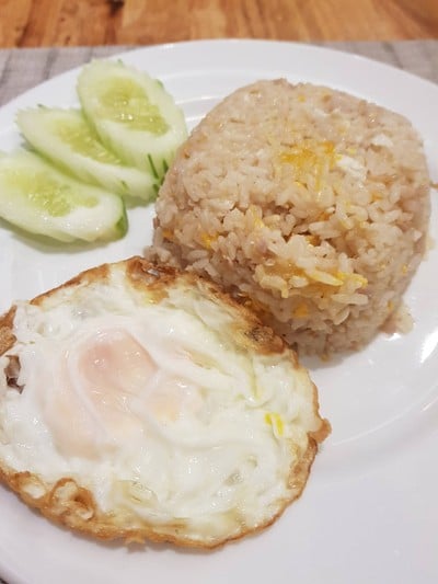 ข้าวผัดหมูสับไม่ใส่ผัก + ไข่ดาว