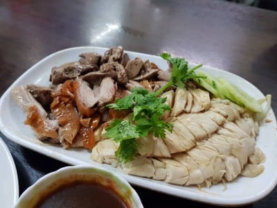 เมนูของร้าน บุญตงเกียรติ ข้าวมันไก่สิงคโปร์ ทองหล่อ