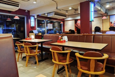 บรรยากาศ Eat Am Are สุทธิสาร