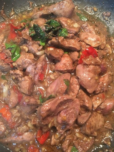 วิธีทำ ผัดกระเพราเครื่องในไก่ วิธีทำ ผัดกระเพราเครื่องในไก่