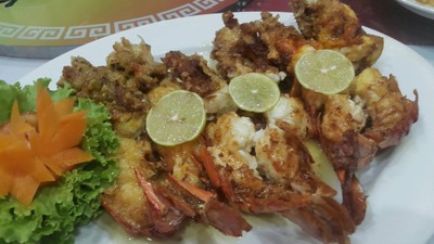 กุ้งแม่น้ำทอดราดซอสมะนาว