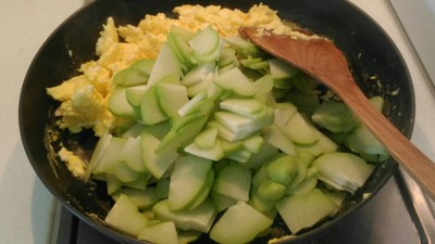 วิธีทำ ฟักแม้วผัดไข่(มังสวิรัติ) วิธีทำ ฟักแม้วผัดไข่(มังสวิรัติ)