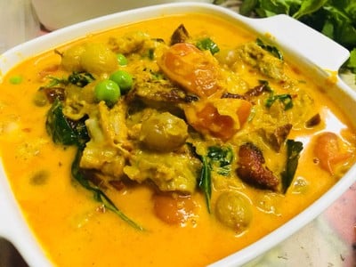  แกงองุ่นเป็ดย่างโหรภา