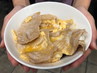ข้าวหน้าหมูสไลด์