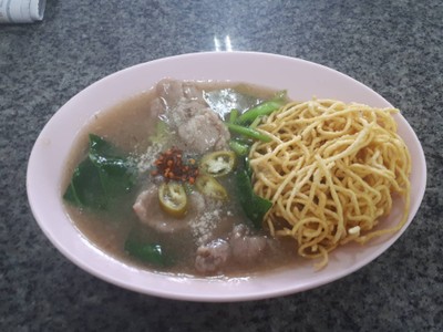 ราดหน้าหมี่กรอบ