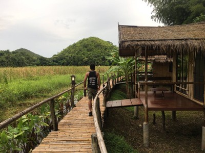 บ้านกกกอด