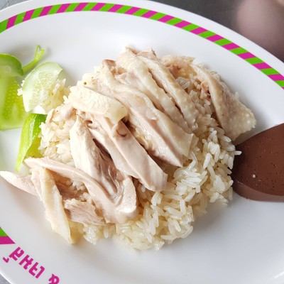 เมนูของร้าน ข้าวมันไก่เจ็กเม้งไก่สองสี สาขา ตรงข้าม ร.ร. สีตบุตรบำรุง