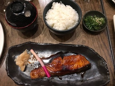 แซลมอนเทริยากิ