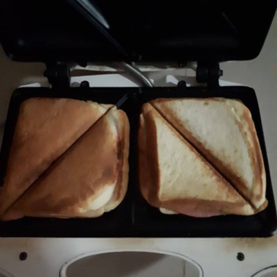 วิธีทำ แซนวิชไส้กรอกหมูหยองชีส วิธีทำ แซนวิชไส้กรอกหมูหยองชีส