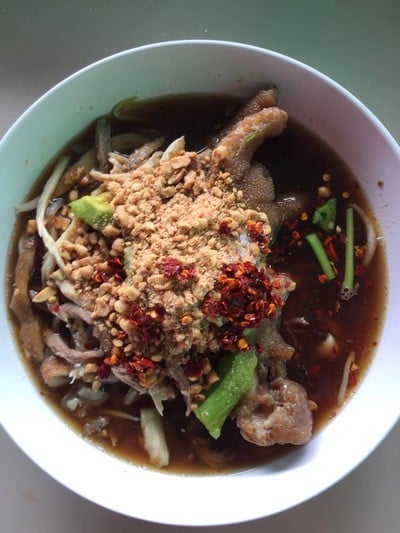 เมนูของร้าน ชายทัยก๋วยเตี๋ยวไก่มะระ ปากทางแยกสุขสมาน