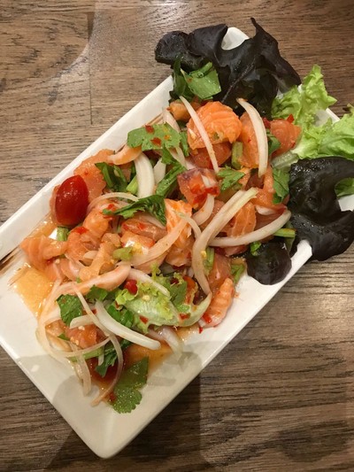 ยำปลาแซลมอน