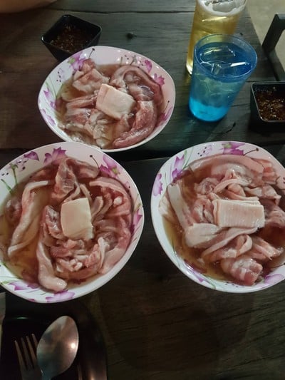 เมนูของร้าน นำขบวนเนื้อย่างเกาหลี