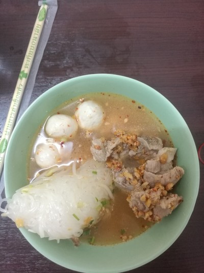 ก๋วยเตี๋ยวกระดูกอ่อนต้มยำ