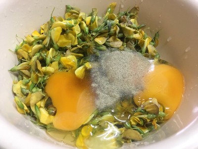 วิธีทำ ไข่เจียวดอกโสน วิธีทำ ไข่เจียวดอกโสน