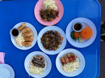 อาหาร หรือ เครื่องดื่ม