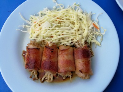 เบคอนพันเห็ดเข็มทอง