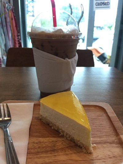 LEMON CHEESECAKE