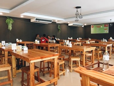 บรรยากาศ มิสเตอร์แซ่บ หลังแหลมทอง
