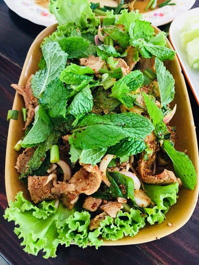 หมูน้ำตก