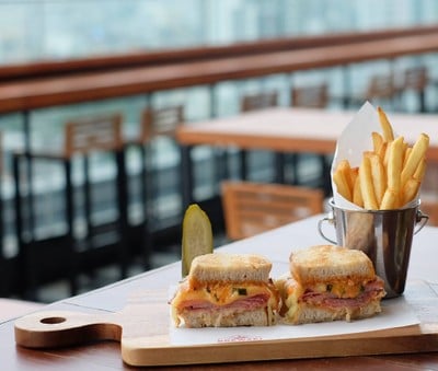 เมนูของร้าน Brewski Rooftop Bar