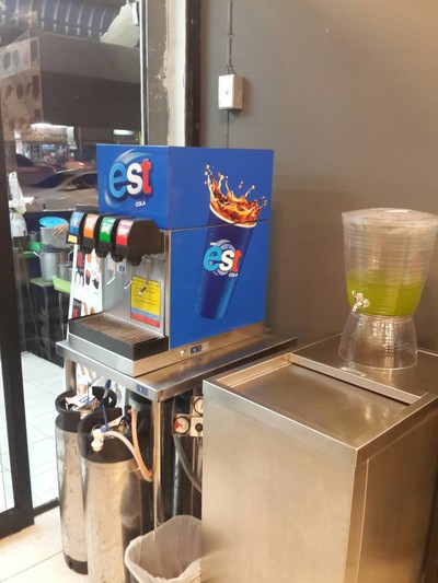 น้ำอัดลมรีฟิว