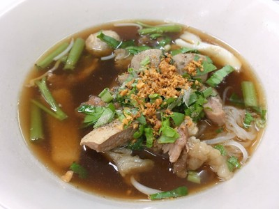 เมนูของร้าน ก๋วยเตี๋ยวเนื้อ หรอยแหล่ะ