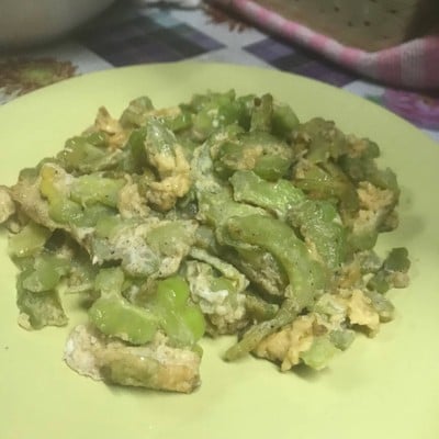 วิธีทำ ผัดมะระใส่ไข่ วิธีทำ ผัดมะระใส่ไข่