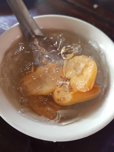 สละลอยแก้ว