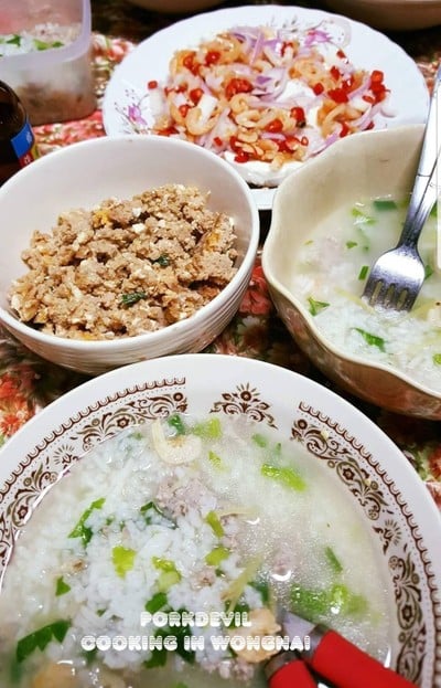 ข้าวต้มเครื่อง+หมูสับไข่เค็ม