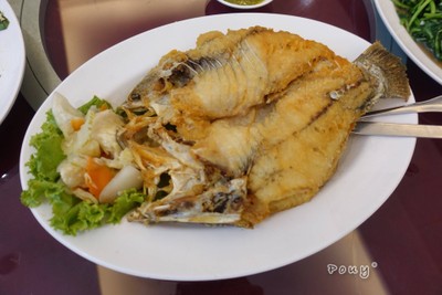 ปลากระพงทอดราดน้ำปลา