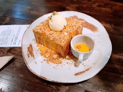 Salty egg york toast