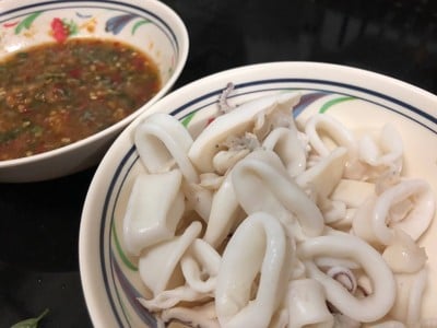 วิธีทำ ปลาหมึก ลวกจิ้มซีฟู้ดแซ่บๆ